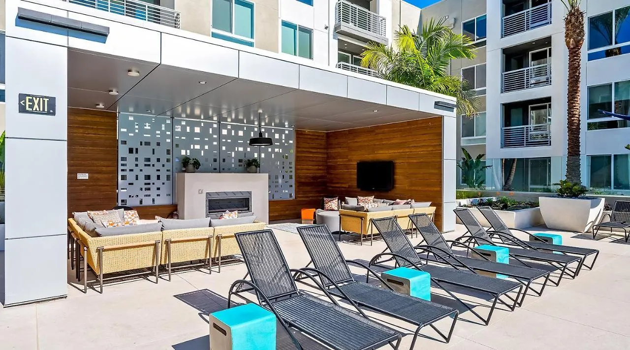 Global Luxury Suites Irvine Apartment